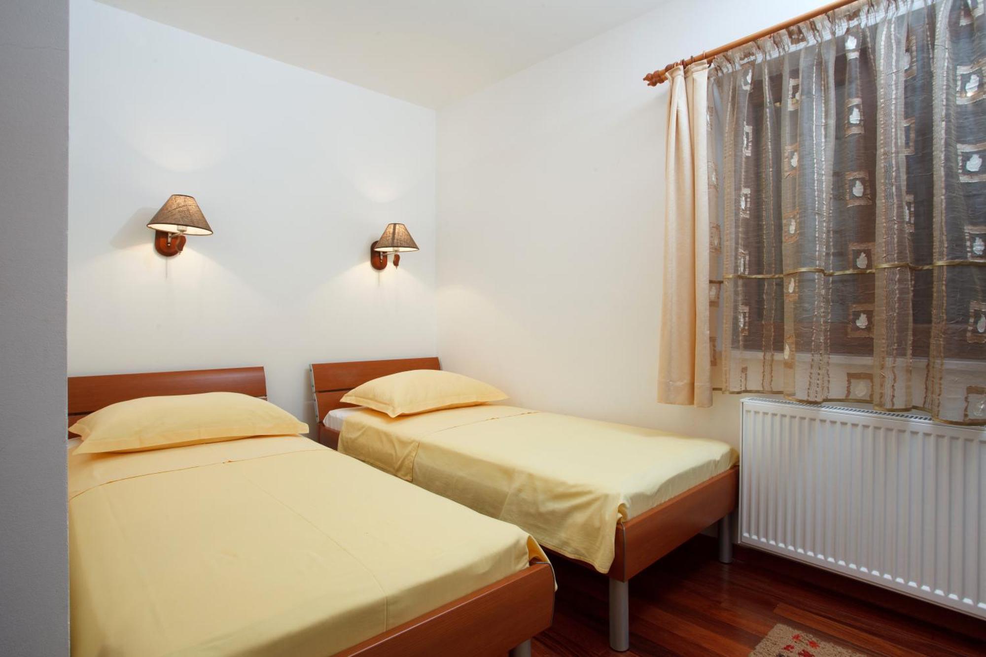 Apartments Tisno - Villa Mare Exterior photo