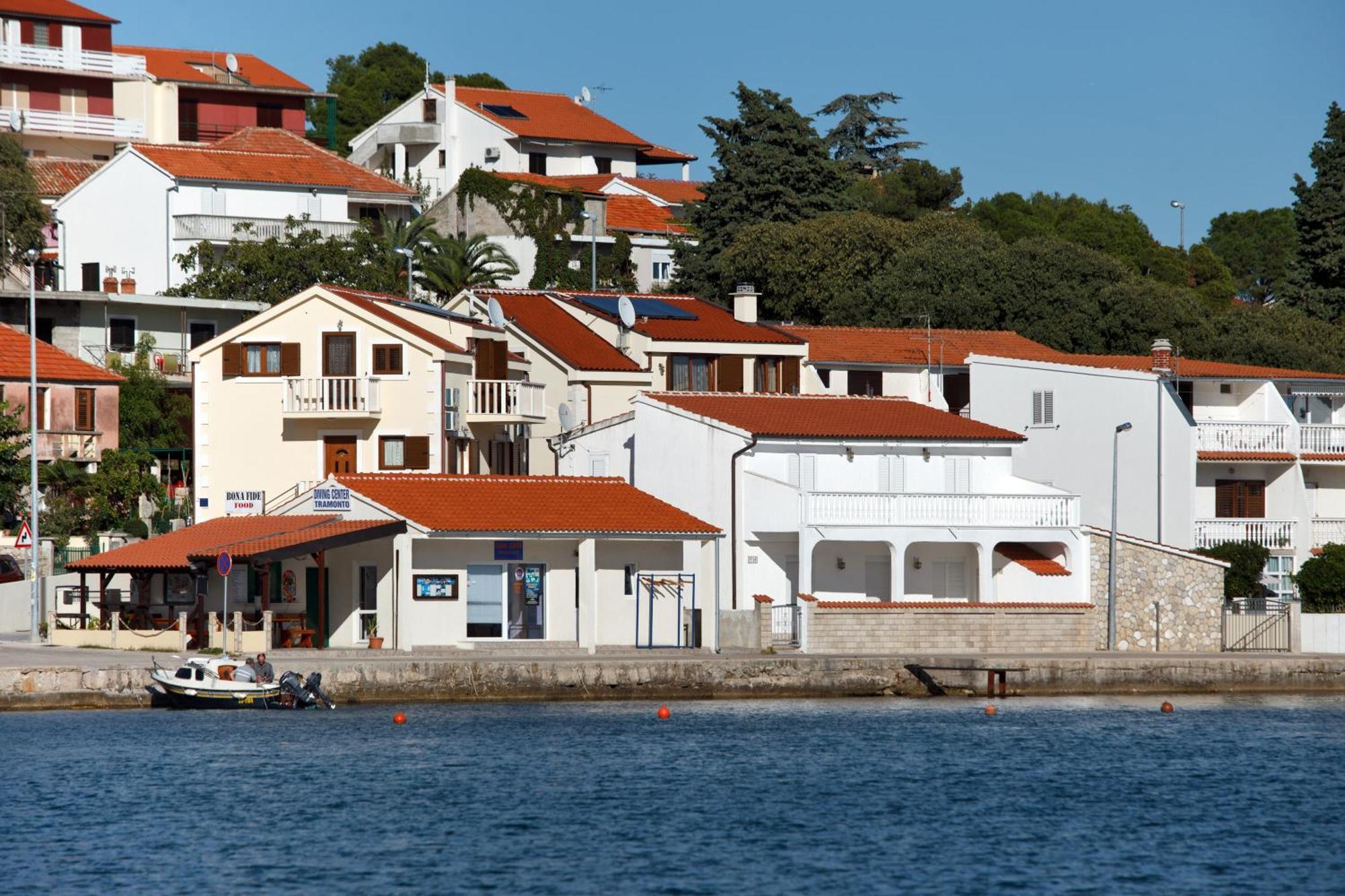 Apartments Tisno - Villa Mare Exterior photo
